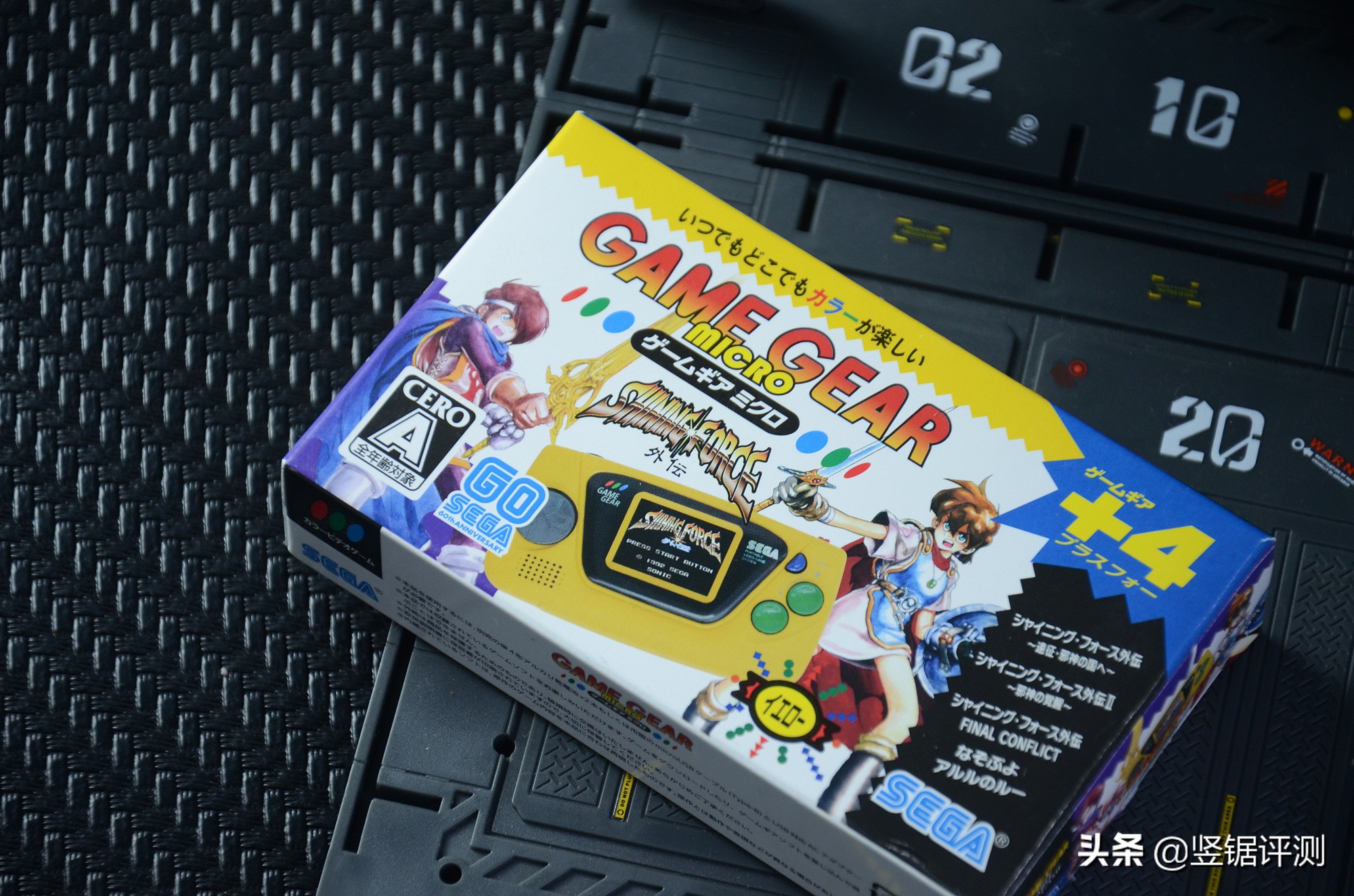 日本“迷你掌机”评测：屏幕仅1.15英寸大小，确定不是钥匙扣