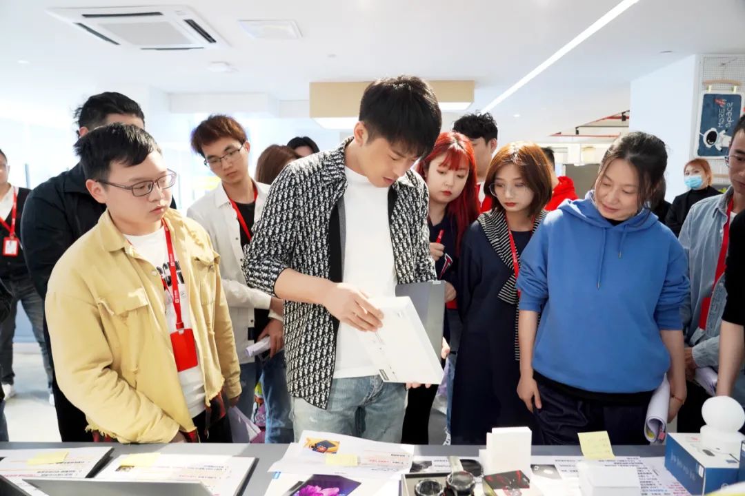 辛巴辛有志日常,辛巴辛有志是一个人吗