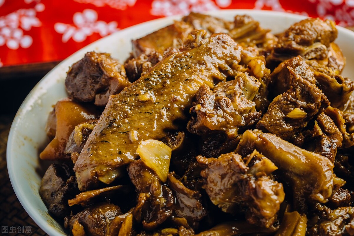 炒鸭子怎样去除鸭身上的腥味,熟鸭子如何去鸭腥味