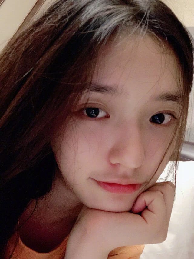 林允从普通到艺人,星女郎林允怎么选出来的