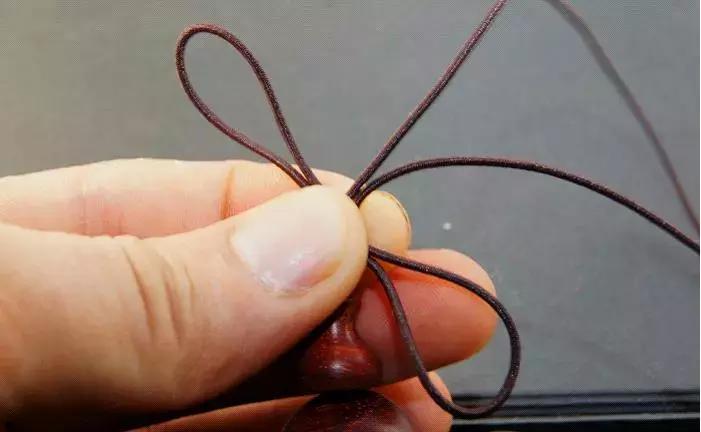 换珠串绳子最快的方法,换绳打结的方法视频
