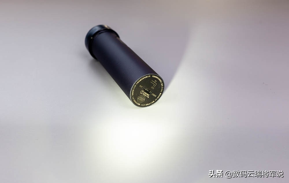 m4强光手电筒,真正的迷你强光手电筒太炫酷了