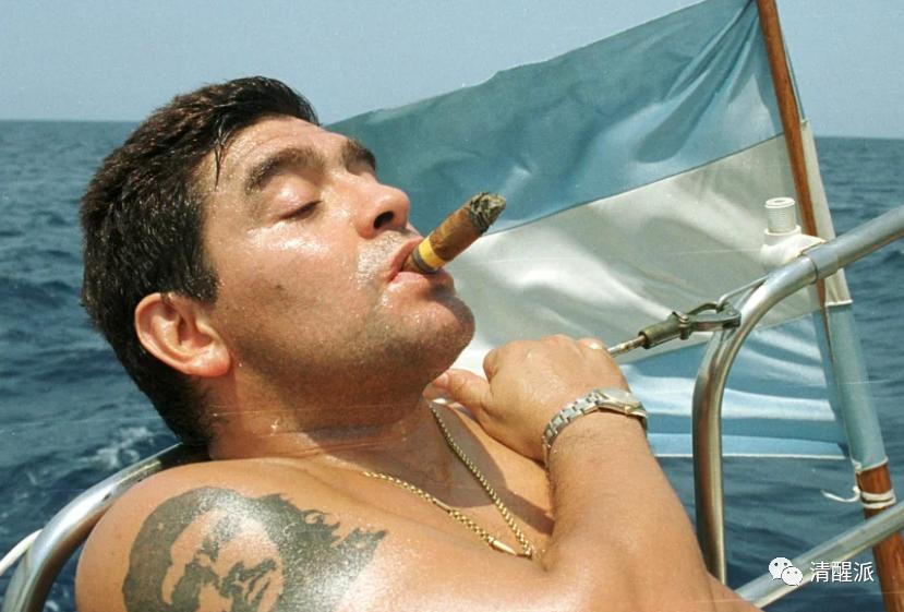 在*品毒**中陨落的马拉多纳的一生