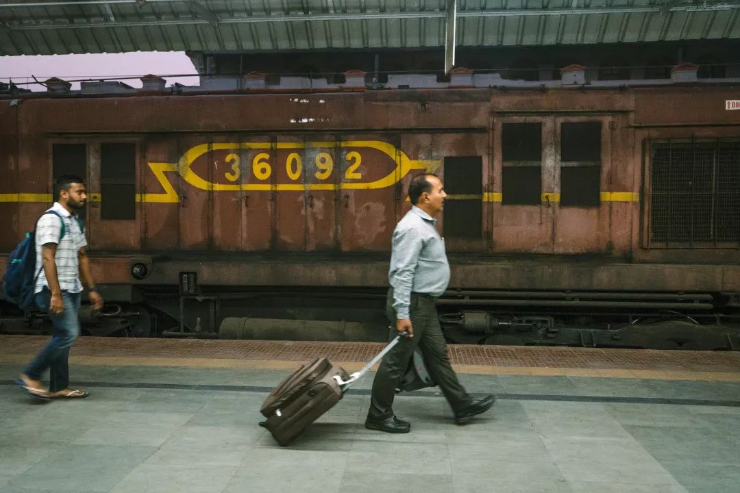印度加尔各答地铁列车,印度火车站加尔各答