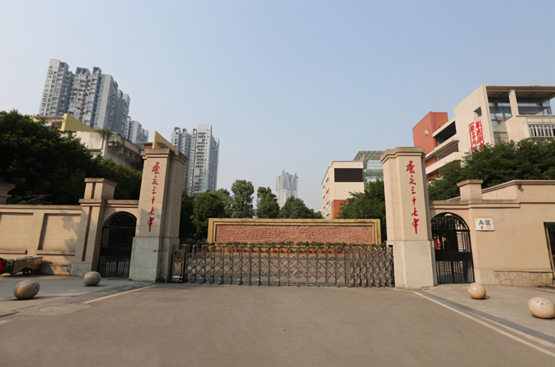 重庆哪所学校环境最好,重庆最美学校