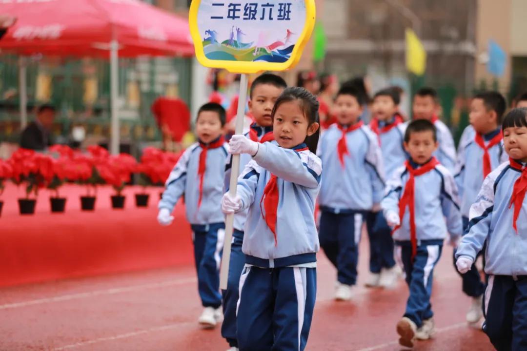 【“七个一”先锋在行动】呼和浩特市足球协会“万达分校足球基地”挂牌仪式在南门外小学万达分校举行