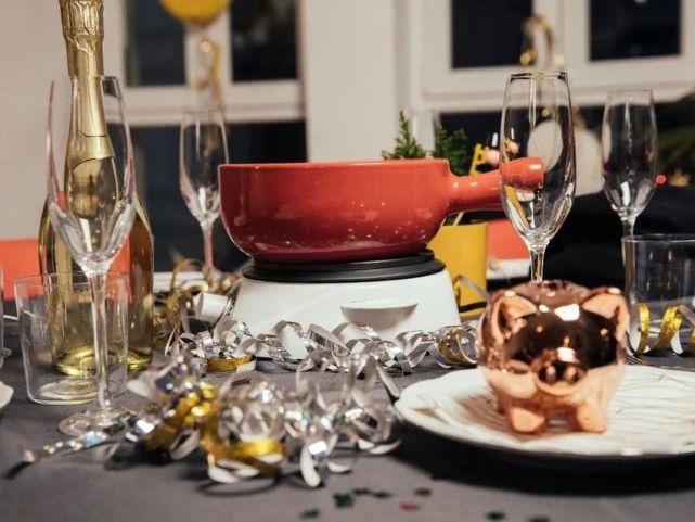 各国新年习俗英文版,盘点各国有趣的新年习俗