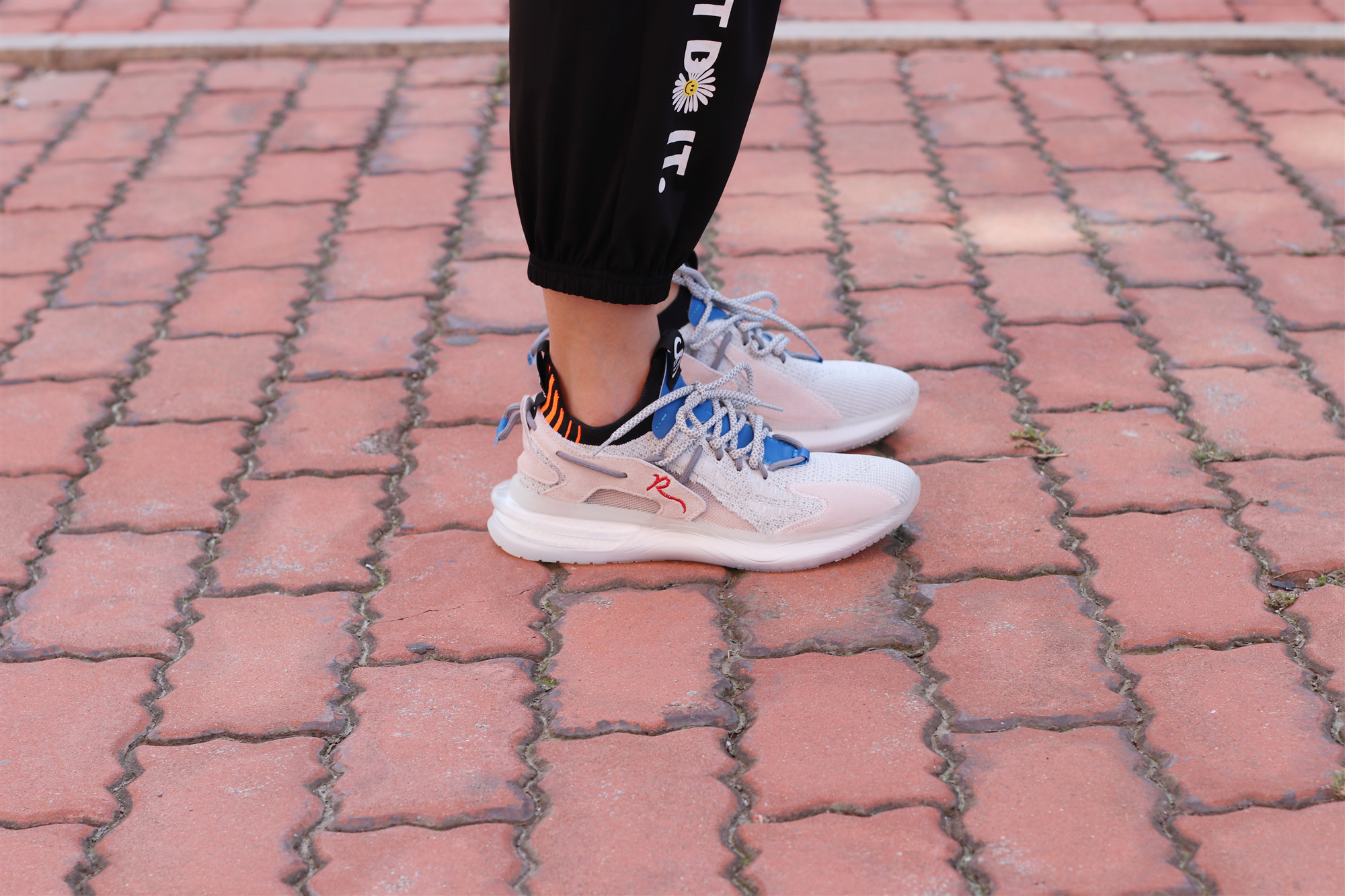 能与nike抗衡的国产品牌,可以与nike匹敌的牌子