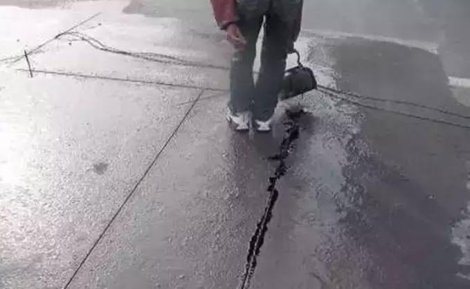 监控室外立杆和基础,监控立杆基础接地做法