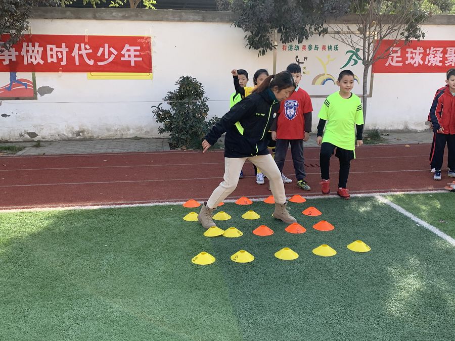 校园足球骨干教师培训,足球骨干教师培训成都