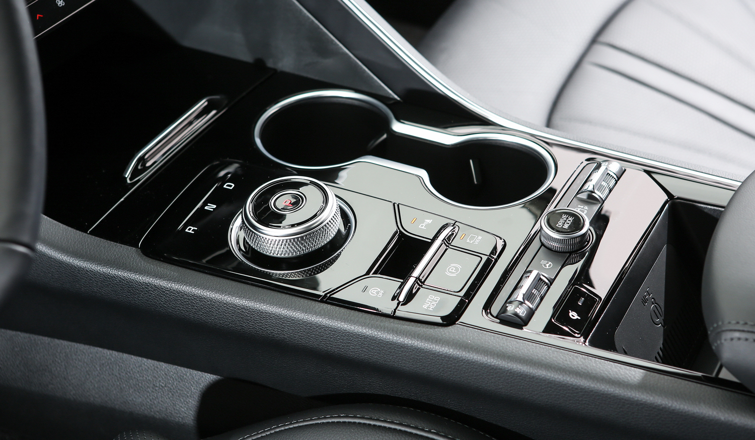 最新款起亚k5驾驶感受,全新起亚k5重回颜值巅峰