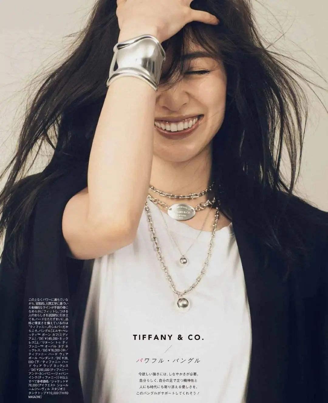 穿黑色显老气吗,穿黑色显老还是显年轻