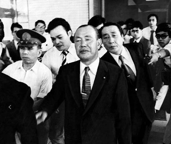 日本首相田中角荣表现,日本首相田中角荣简历