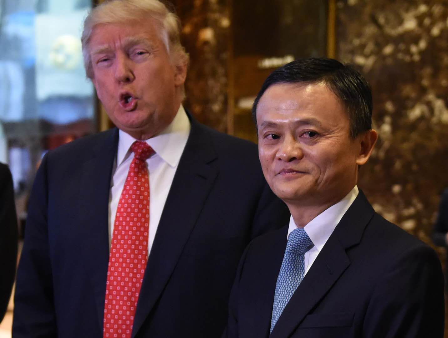 俄罗斯军机向意大利运送抗疫物资,外国军机运输抗疫物资