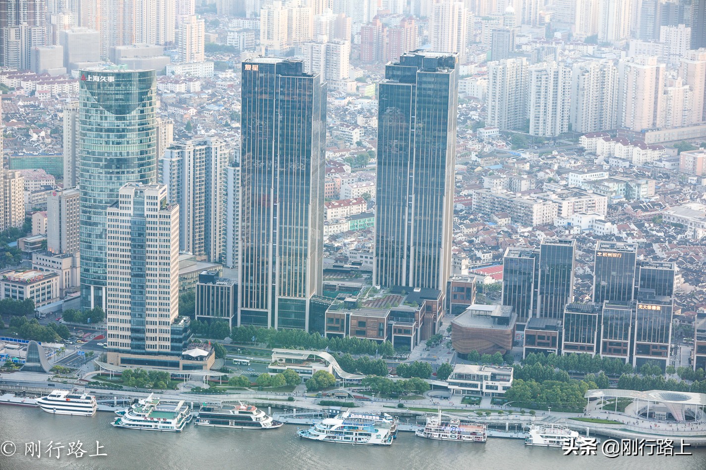 站在最高点看上海夜景,魔都上海金融中心