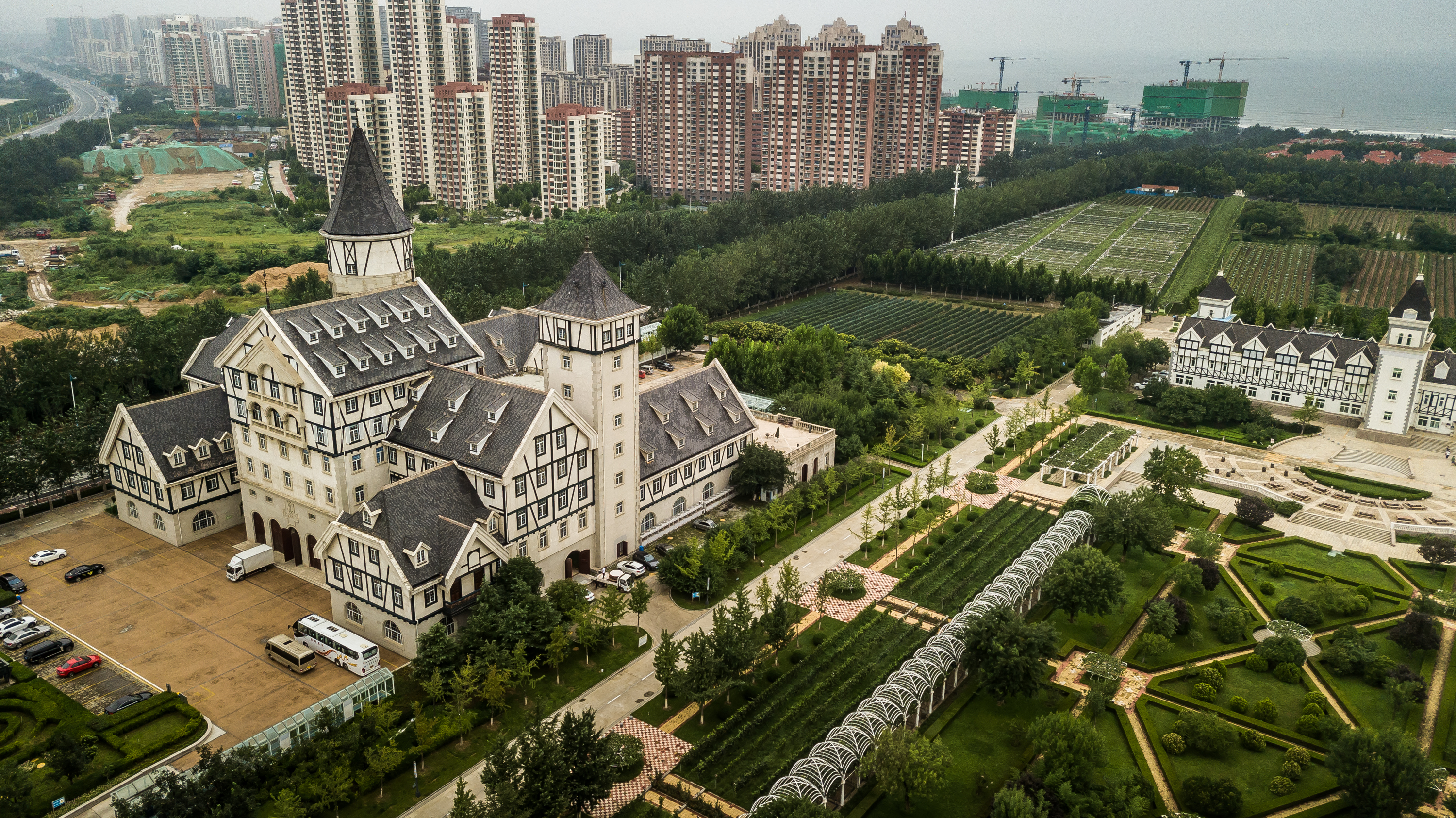 烟台卡斯特酒庄图片欣赏,烟台张裕卡斯特酒庄diy罐装酒