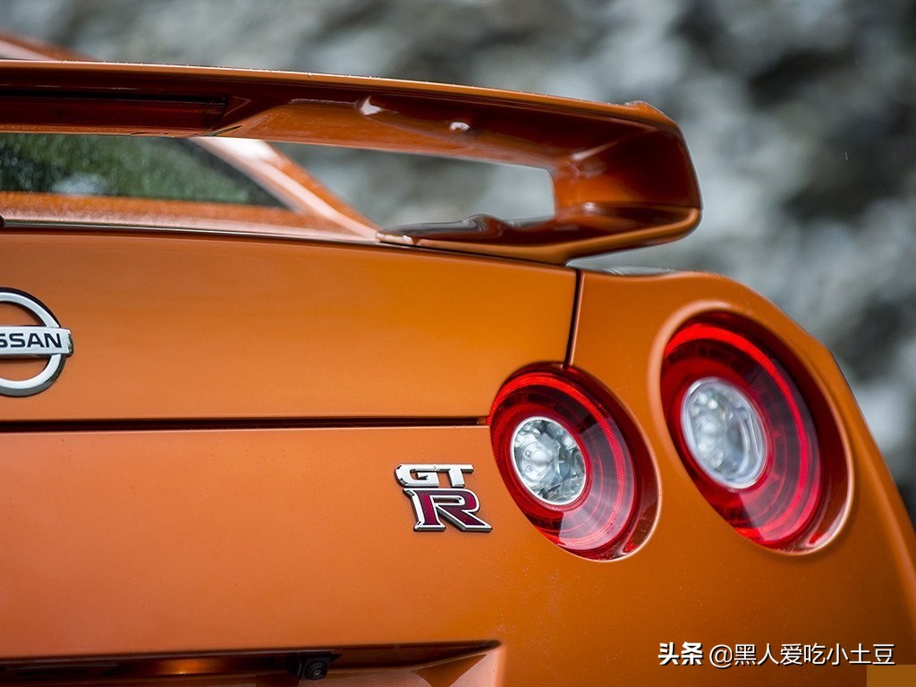 尼桑gtr到底多强,2017款尼桑gtr全方位讲解