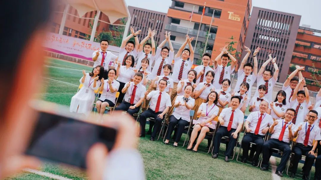 城北名校校长硬气放话：我们学校到底好不好，别问我，问我的学生