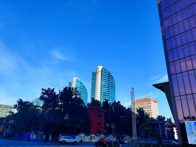 许书标和颜斌生产的红牛饮料,红牛创始人许书标秘书图片