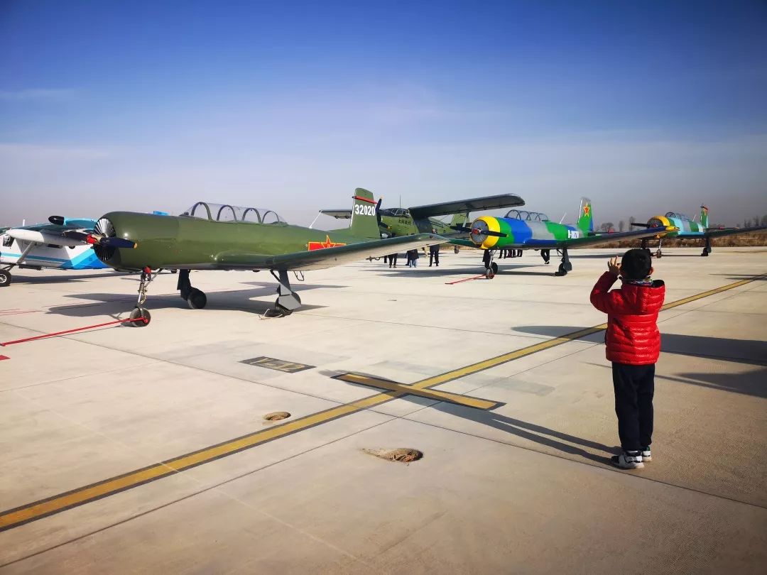 中国举办的国际翼装飞行比赛,全国第二届轻型运动类飞机锦标赛