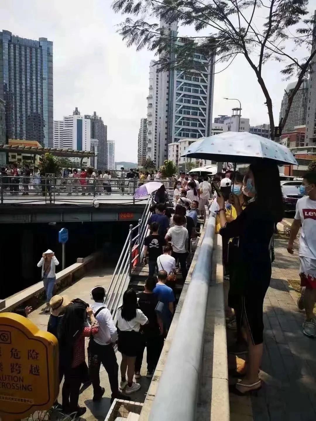 5万桌排队,饮品代购炒到600元一杯!交警也急了…网友:我都能去趟长沙了