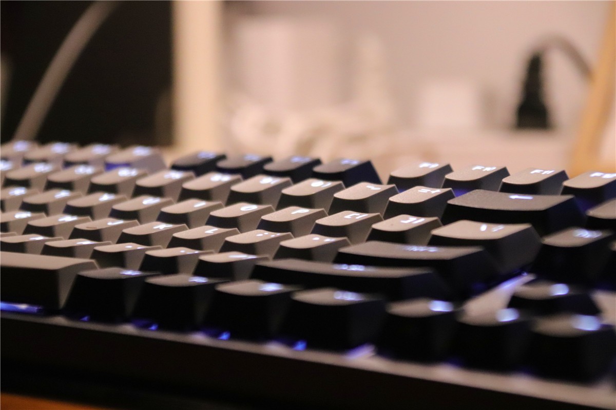 为什么键盘很好却不好用,为什么键盘那么重