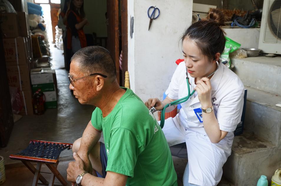 合肥北大白癜风医院：情系退伍老兵致敬最可爱的人