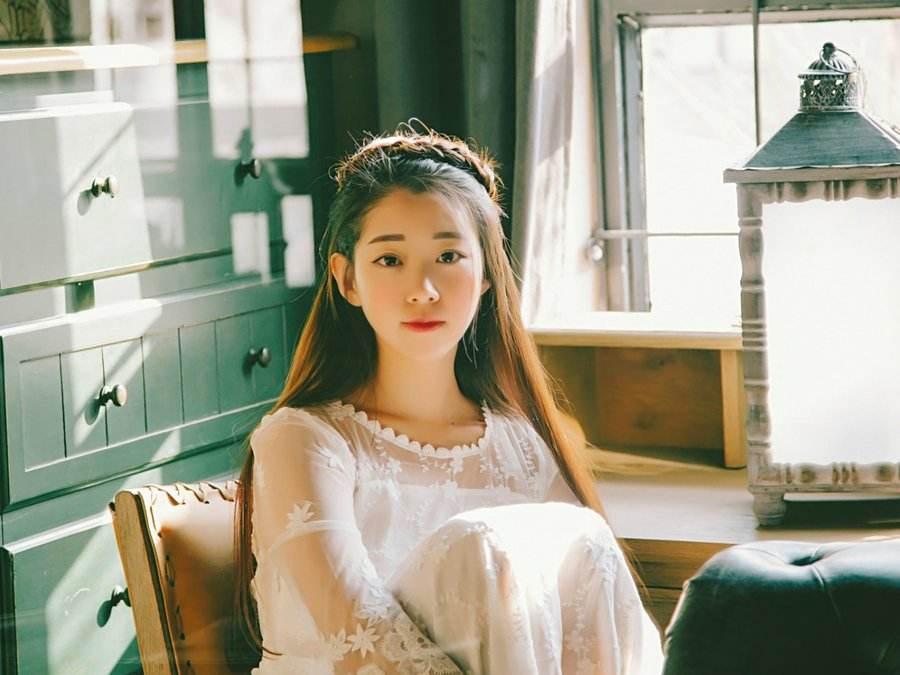 慢热型女生为什么不相信一见钟情,慢热型的女生很难对别人上心