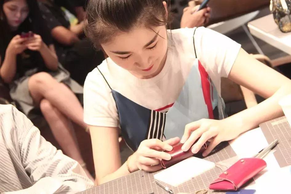 一个人出去有点无聊,一个人出去玩无聊吗