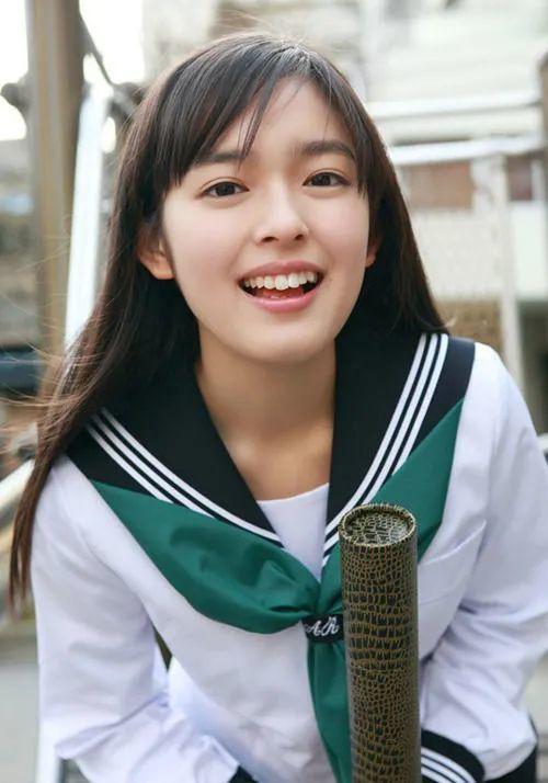 jk制服少女时代,jk女孩为什么吃土