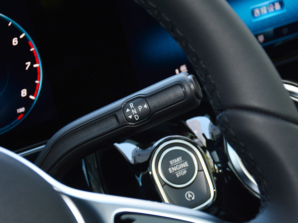 奔驰b级2022款有什么颜色,奔驰两厢a和b级车怎么选