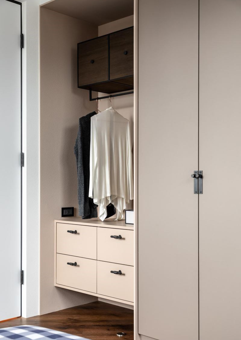 衣柜门没选对,衣柜门推拉门和平开门哪个价格高