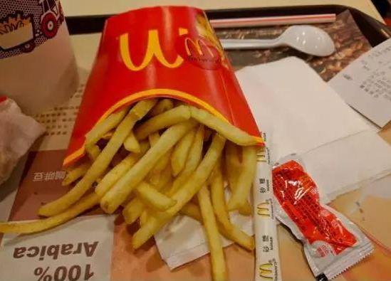 国外kfc薯条蘸番茄酱的正确方法,kfc吃薯条番茄酱挤在哪里