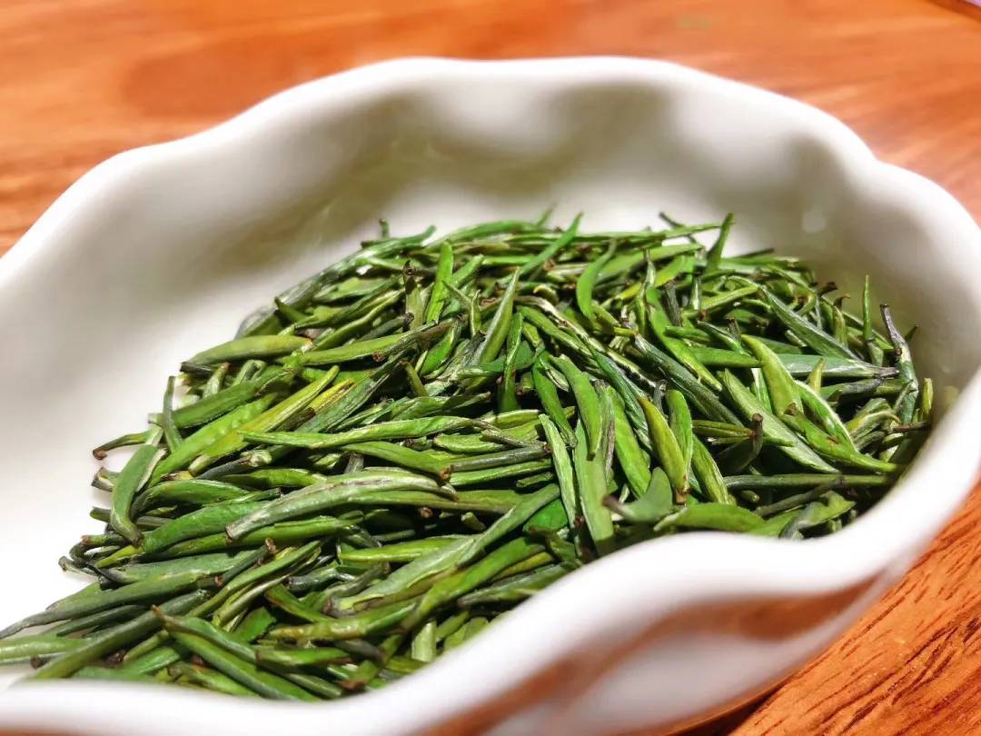 青芽甘露：一杯竹叶青，尽显君子情