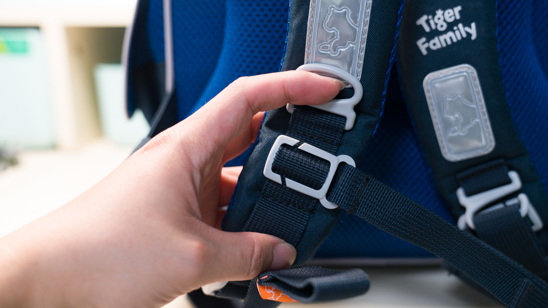 学生书包4-6年级护脊减负书包,初中生书包3-6年级减压护脊书包