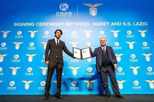 蓝鹰拉齐奥坐镇主场迎战罗马,蓝鹰拉齐奥展翅高飞