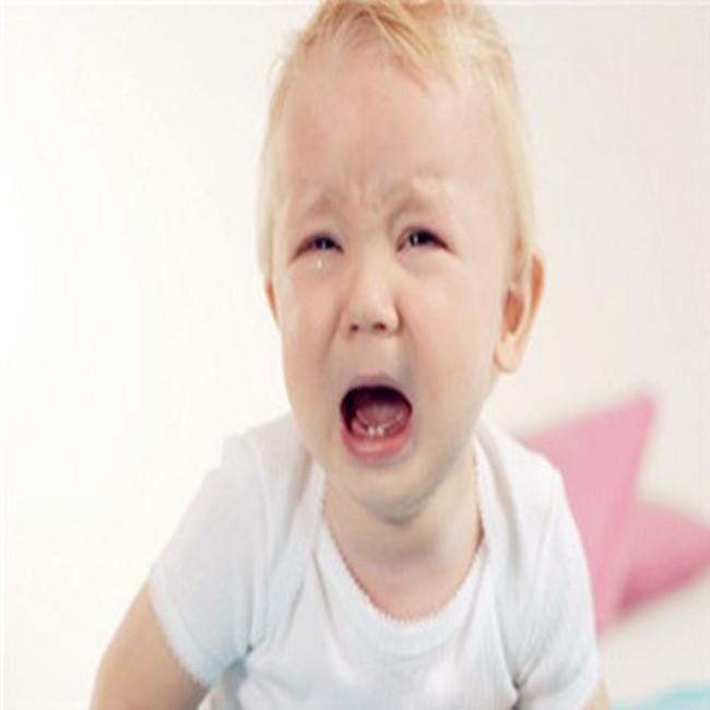 怎么才能让宝宝认生只让妈妈抱,婴儿认生只要妈妈抱怎么办