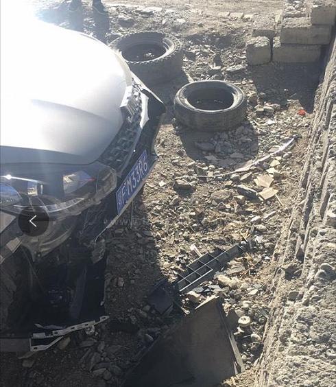 江铃域虎3踩急刹abs,域虎刹车踩不动