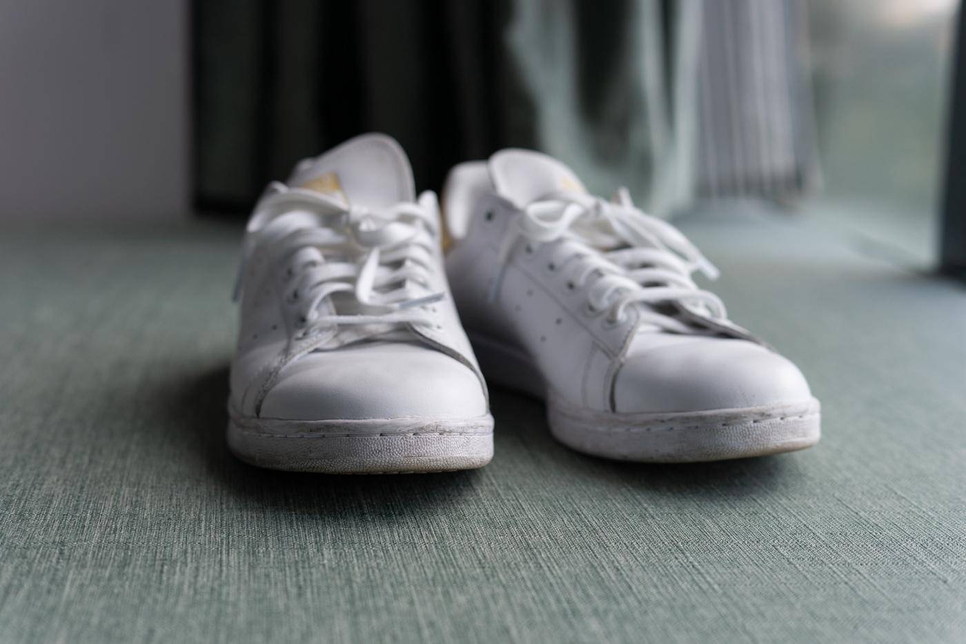 阿迪和耐克小白鞋哪个好,阿迪达斯和小白