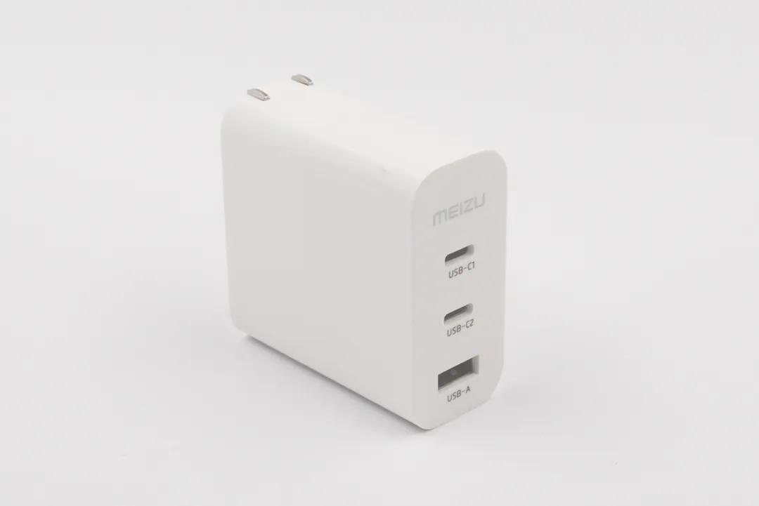 iphone13到底该不该买原装充电器,iphone13有没有充电器