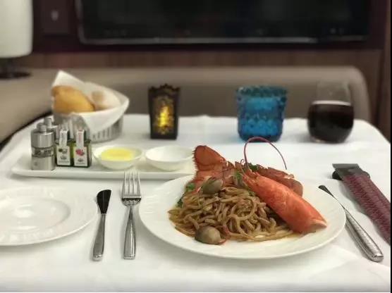 卡塔尔航空商务舱功能攻略,卡塔尔航空商务舱和头等舱的区别