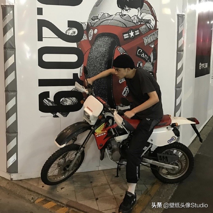 浪漫玫瑰男生头像,男生玫瑰浪漫头像