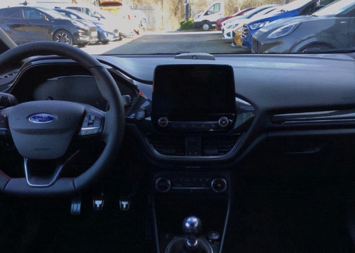 本田飞度1.5马力,福特嘉年华本田飞度