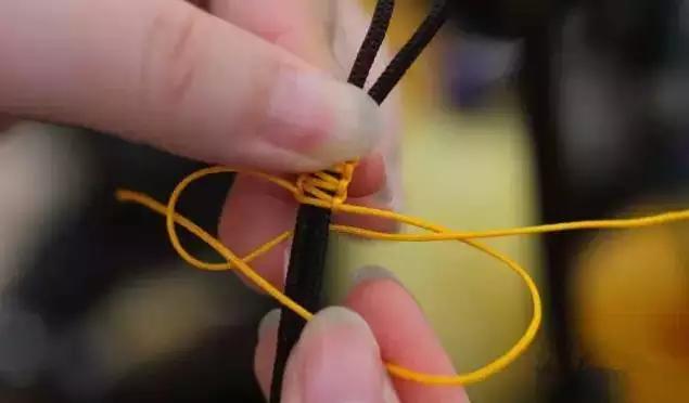 手工编绳怎么打结球,塑料手编绳如何打结