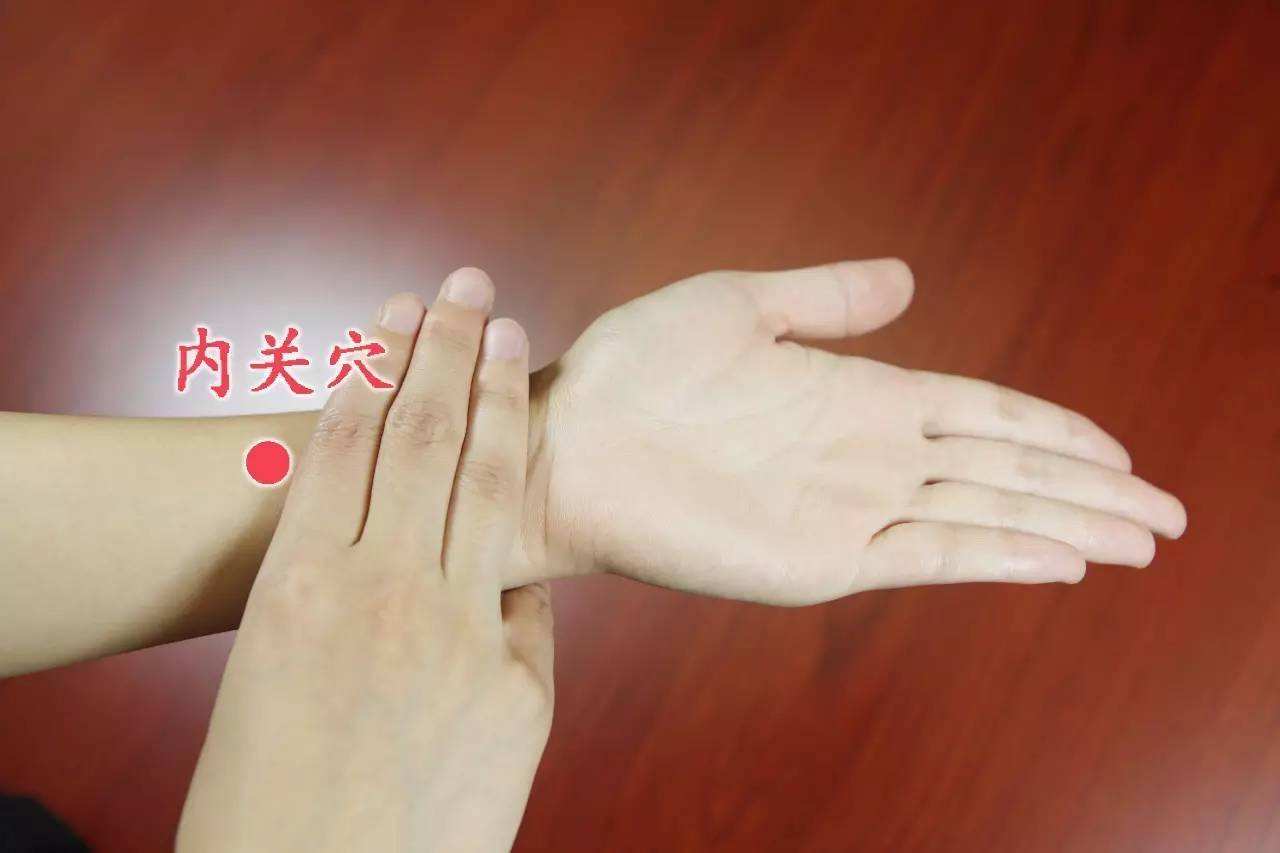 膈肌痉挛打嗝是什么原因,膈肌痉挛是什么病