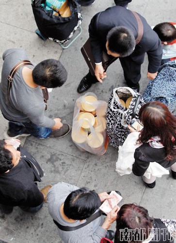 春风亲吻我像蛋挞，在春天看过春天有感