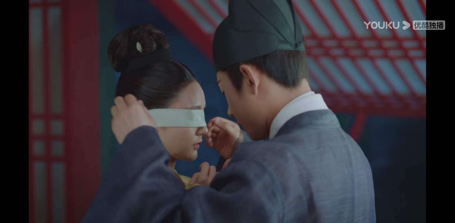 《鹤唳华亭》频频对她施以酷刑却又爱得难舍难分,是虐?是无奈?