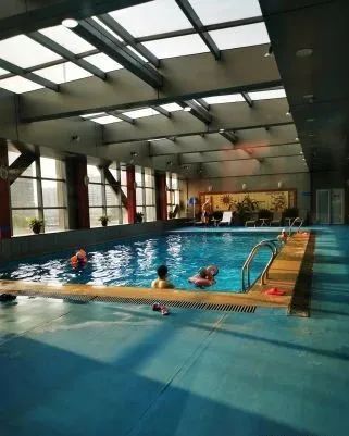 清爽游泳池,庄里游泳馆