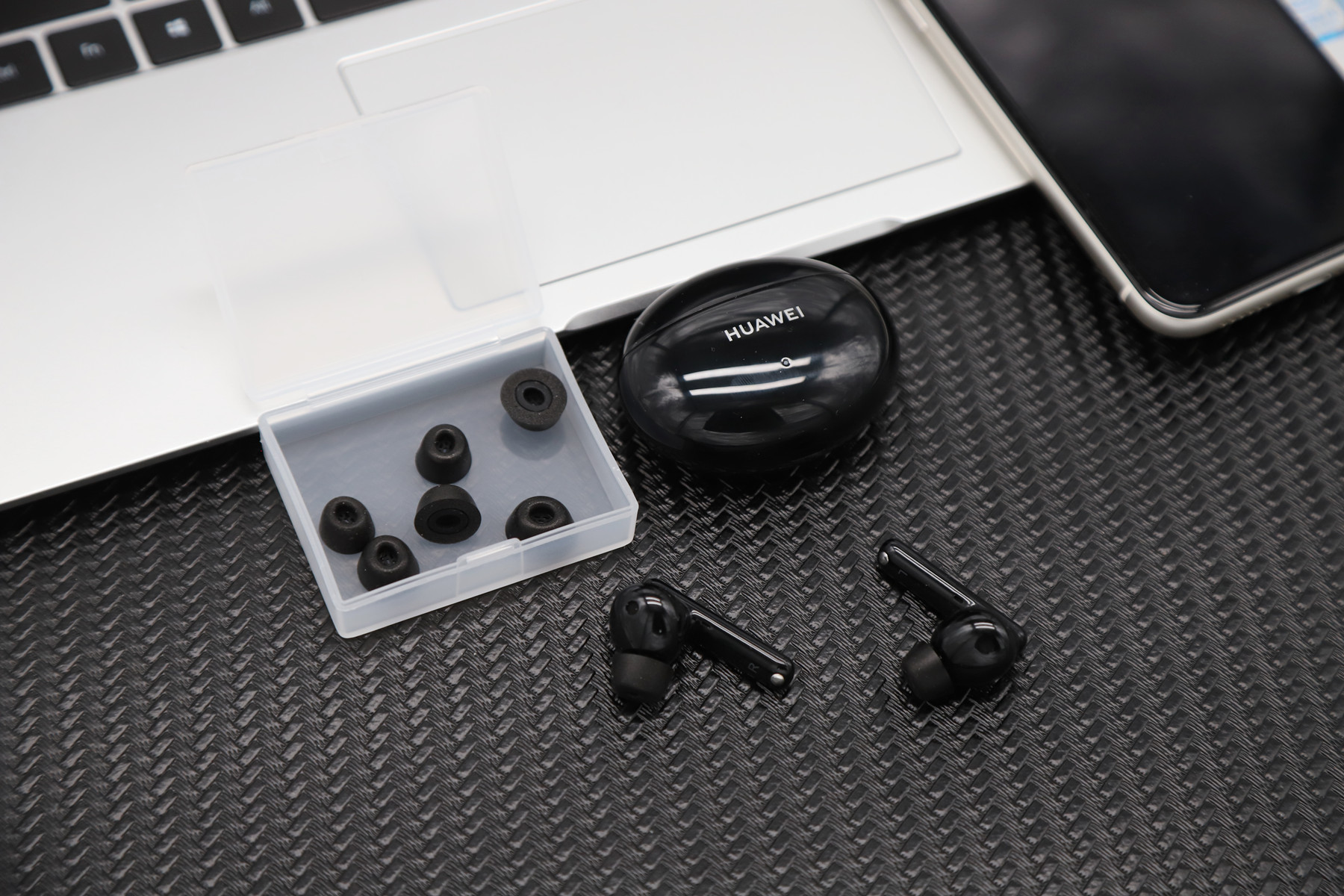 freebuds4i和freebudspro选哪个,freebudspro和freebuds4e哪个好