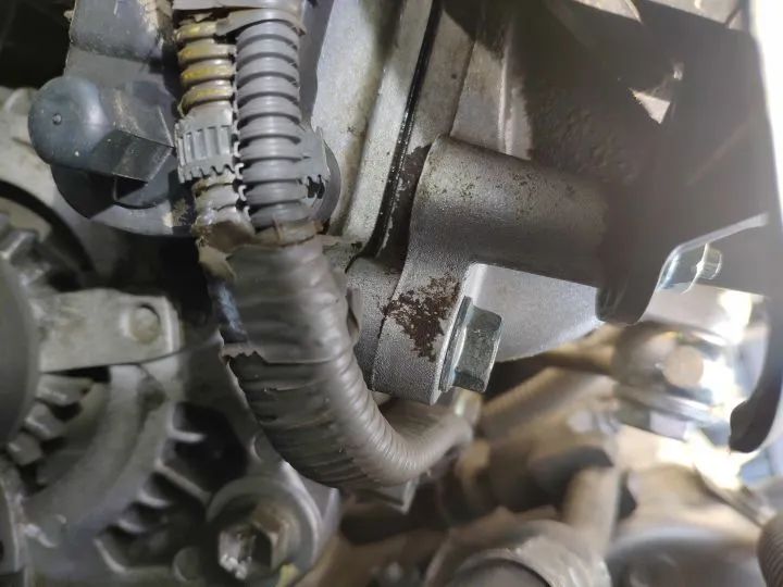 10年的丰田锐志二手车价格多少钱,12年丰田锐志的优点和缺点